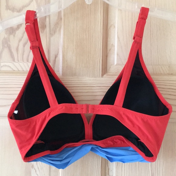 Bikini - Picture 3 of 8